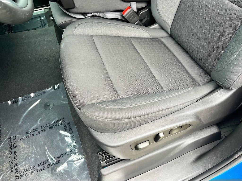 Used 2023 Chevrolet Silverado 1500 LT AWD/4WD image 19