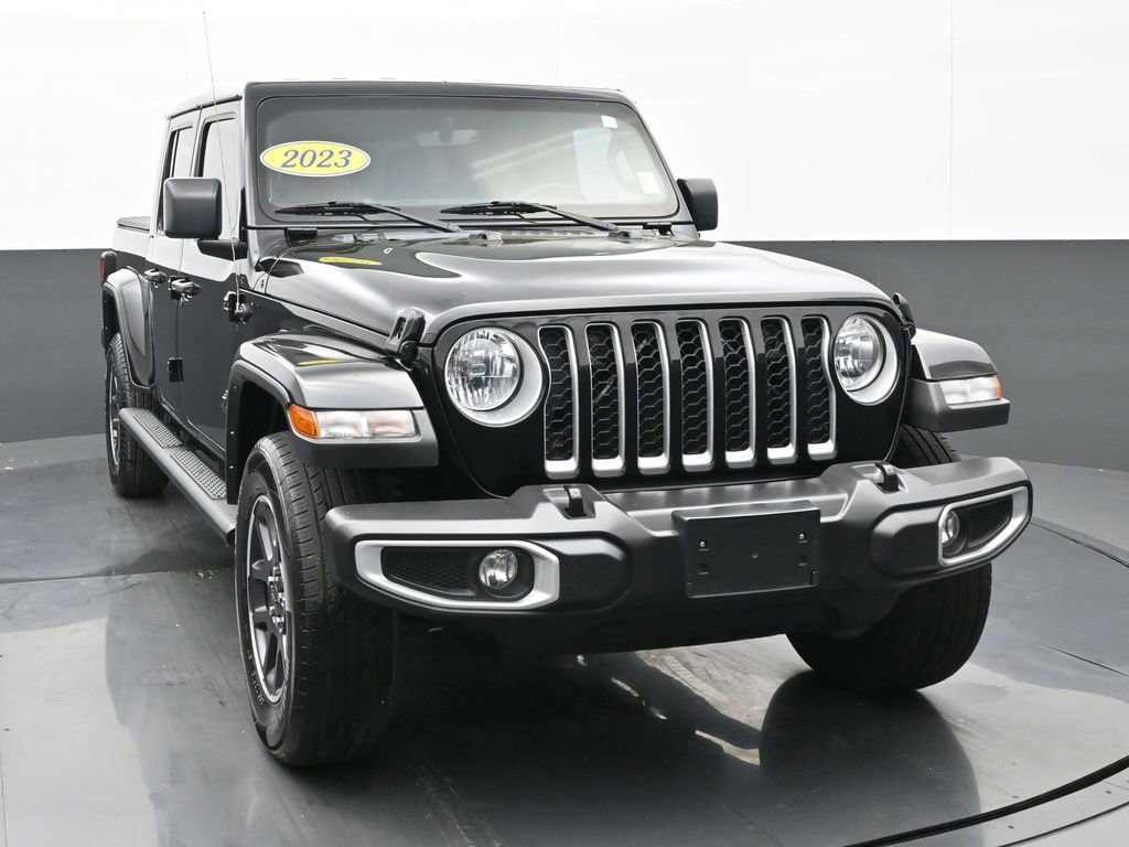 Used 2023 Jeep Gladiator Overland image 8