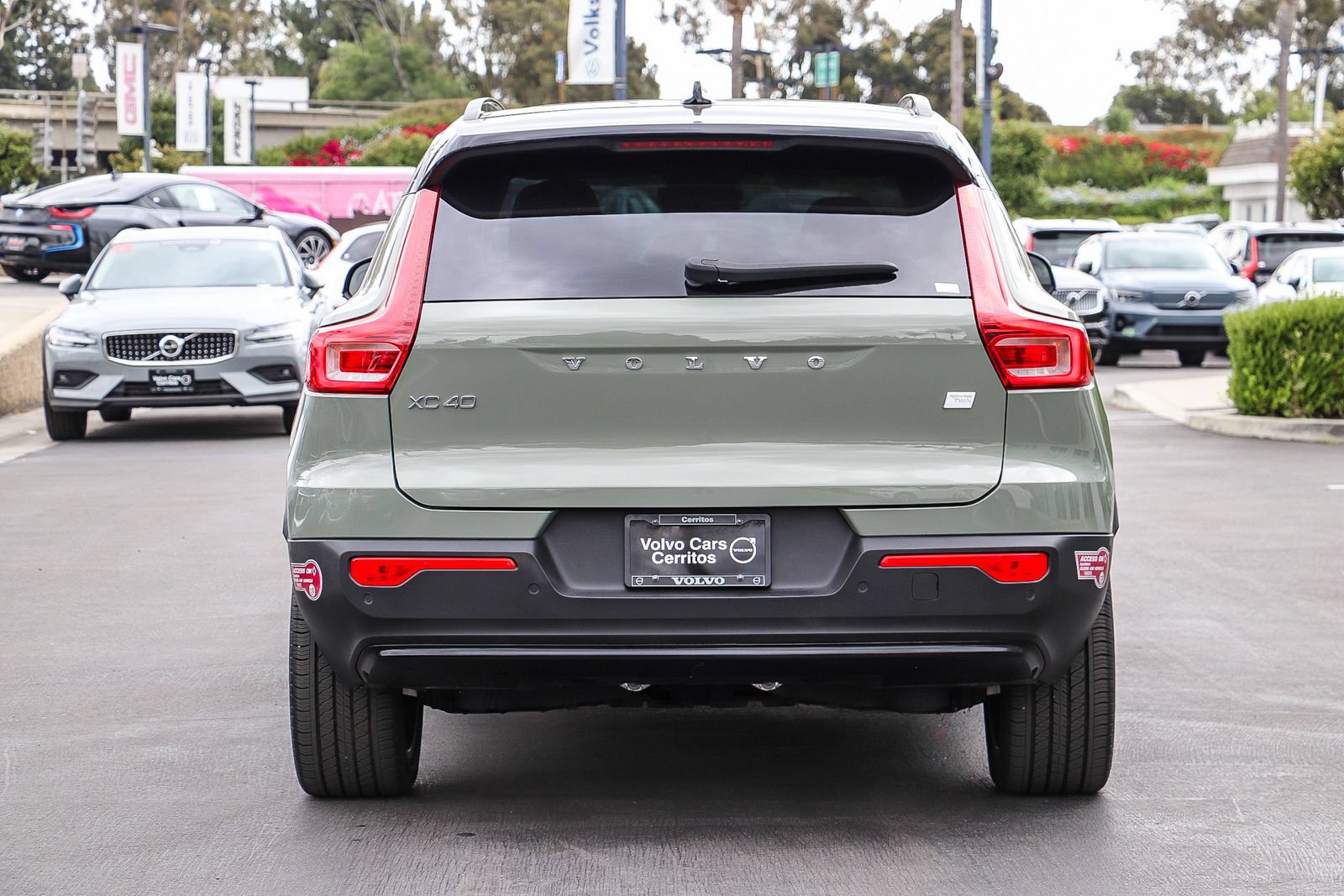 Used 2023 Volvo XC40 Recharge Plus AWD/4WD image 7