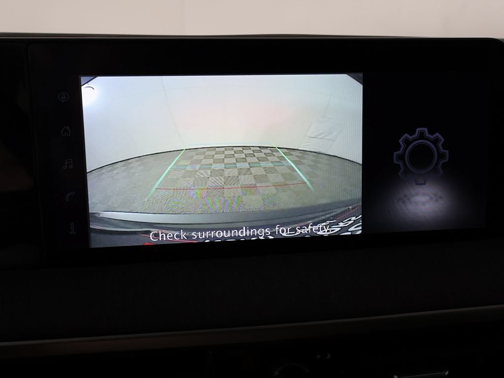 Used 2025 Nissan Kicks SV AWD/4WD image 40