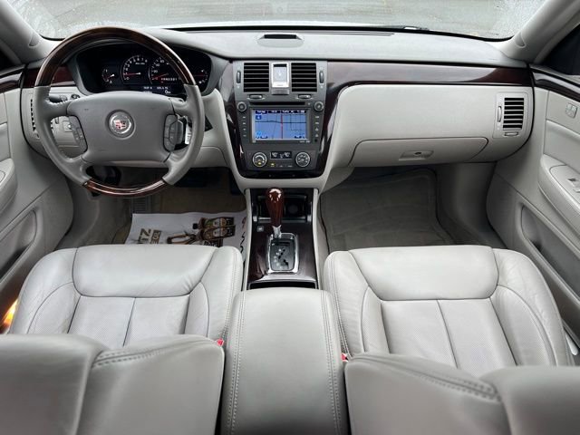Used 2009 Cadillac DTS w/ Sun And Navigation Package FWD image 10