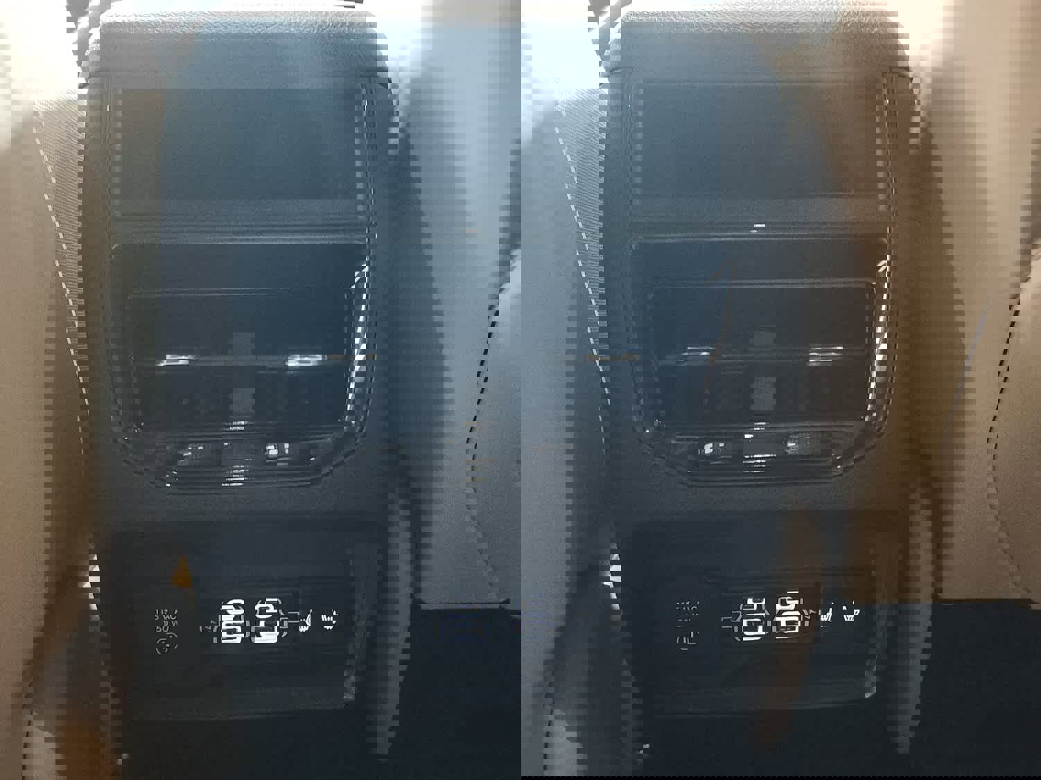 Used 2024 Jeep Grand Cherokee Limited w/ Black Appearance Package image 33