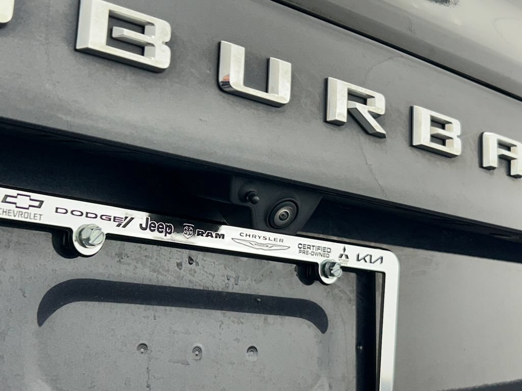 Used 2025 Chevrolet Suburban LT RWD image 24