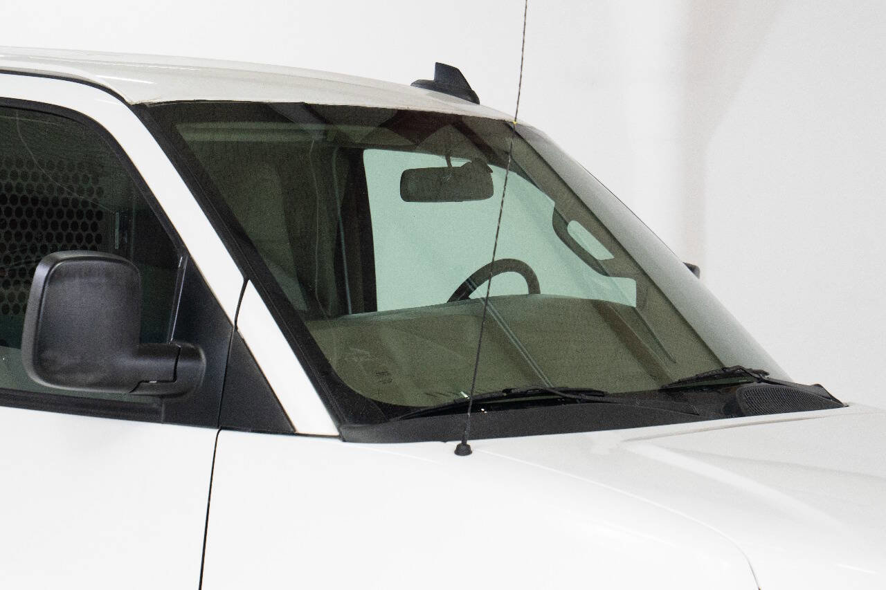 Used 2017 Chevrolet Express 2500 image 12