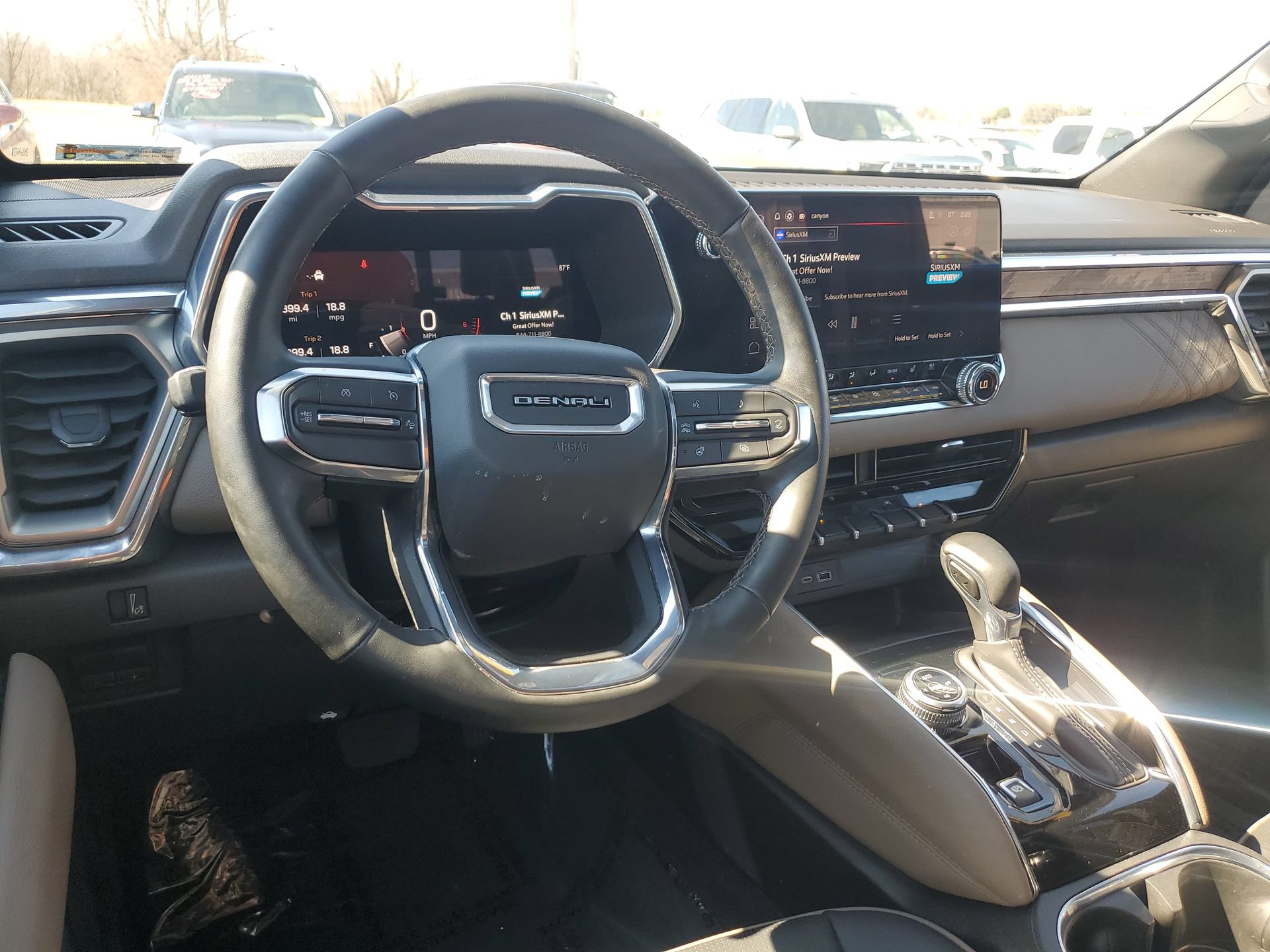Used 2025 GMC Canyon Denali AWD/4WD image 19
