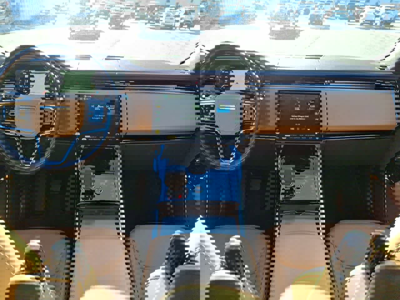 Used 2025 Land Rover Range Rover Sport SE image 10