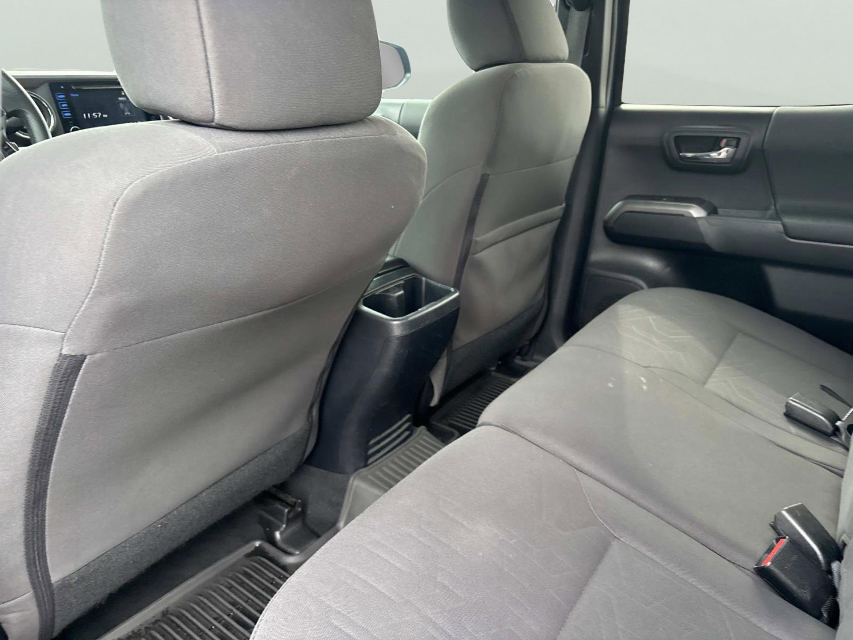 Used 2018 Toyota Tacoma TRD Off-Road image 16