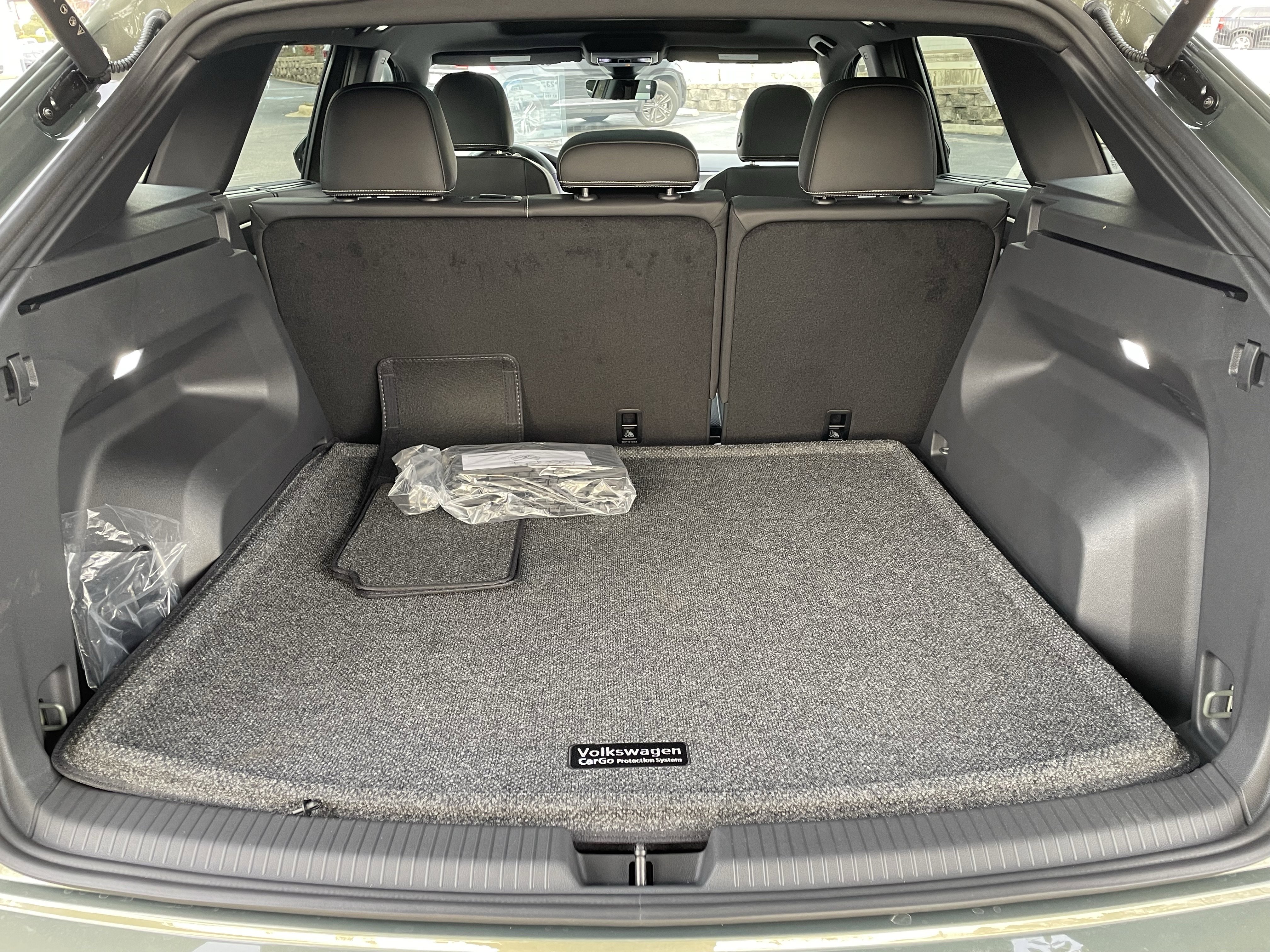 New 2026 Volkswagen Atlas Cross Sport SE image 12