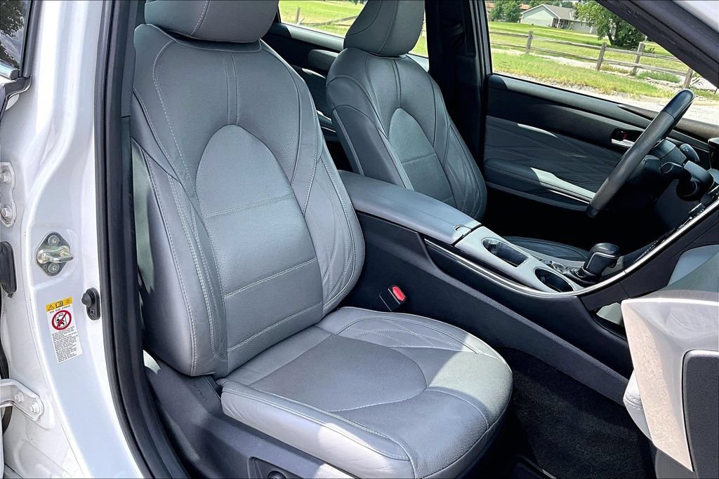 Used 2019 Toyota Avalon Limited w/ Advanced Safety Package FWD image 7