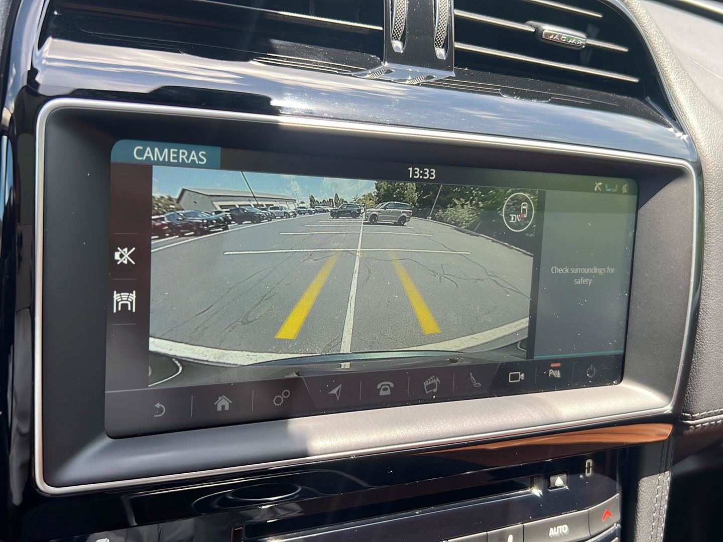 Used 2018 Jaguar F-PACE Portfolio AWD/4WD image 21