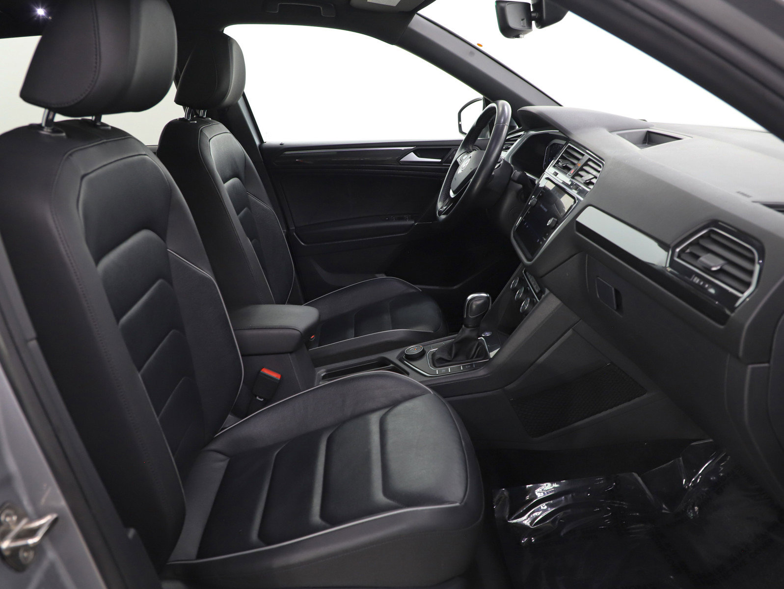 Used 2020 Volkswagen Tiguan SEL Premium R-Line w/ 3rd Row Seat Package image 11