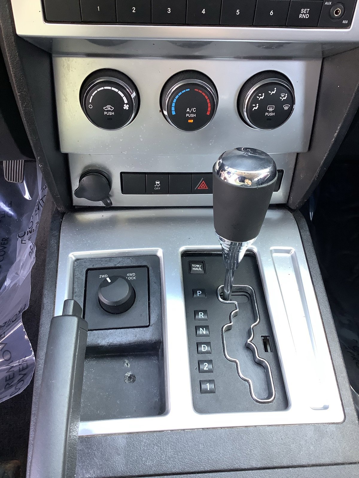 Used 2011 Dodge Nitro SXT image 15