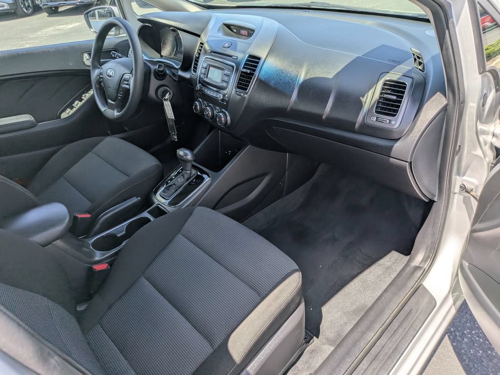 Used 2017 Kia Forte LX FWD image 11