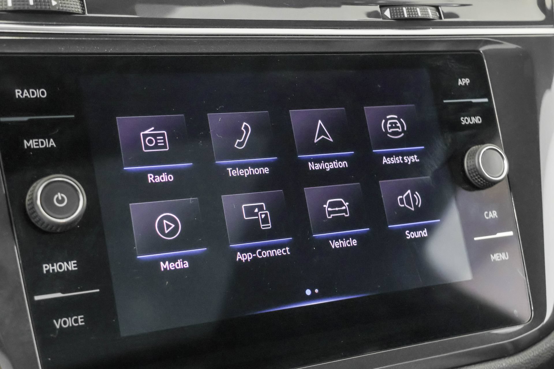 Used 2023 Volkswagen Tiguan SE R-Line FWD image 31
