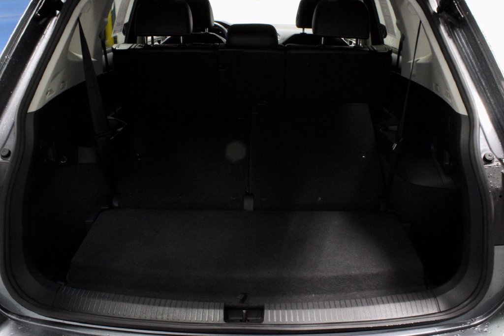 Used 2024 Volkswagen Tiguan SE FWD image 14