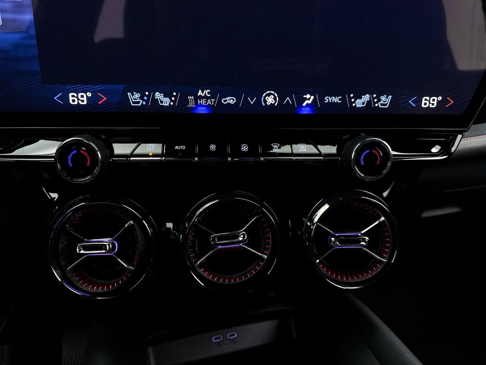 Used 2024 Chevrolet Blazer EV RS AWD/4WD image 18