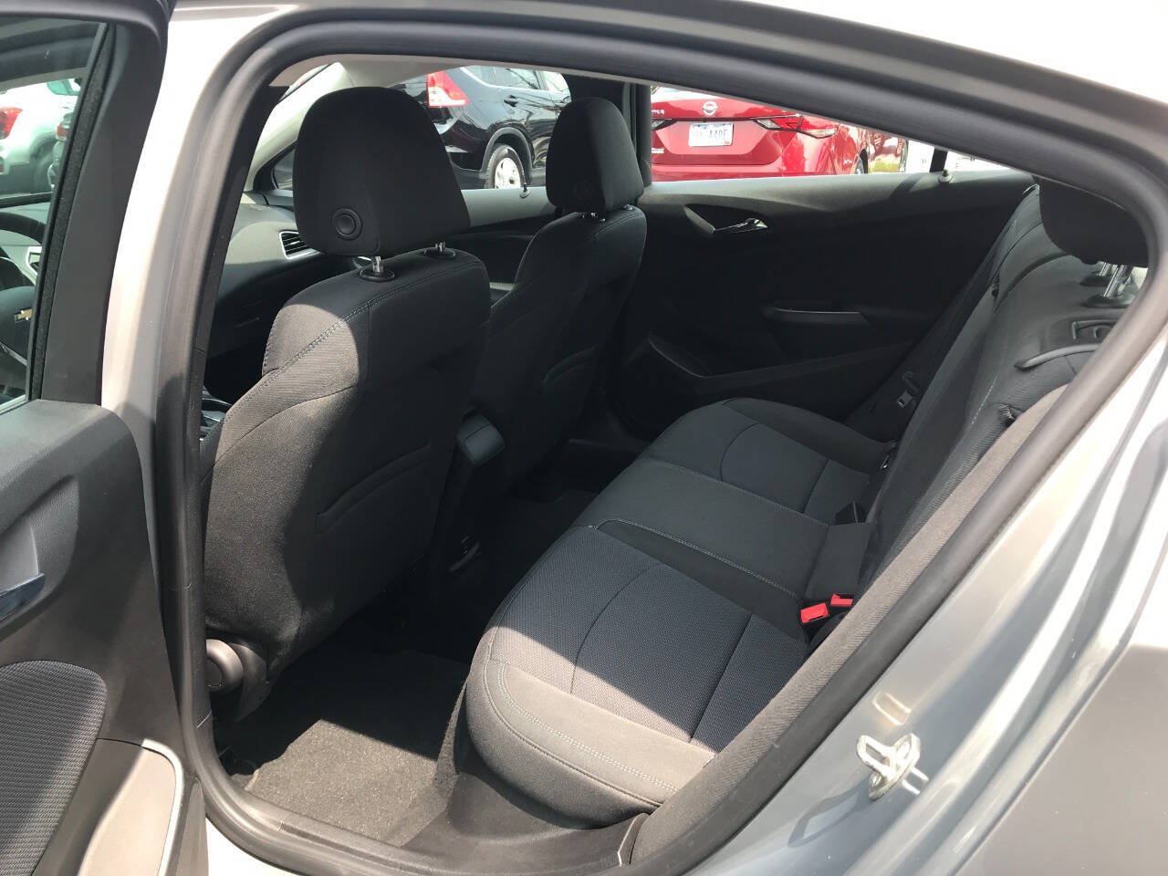 Used 2017 Chevrolet Cruze LT FWD image 10