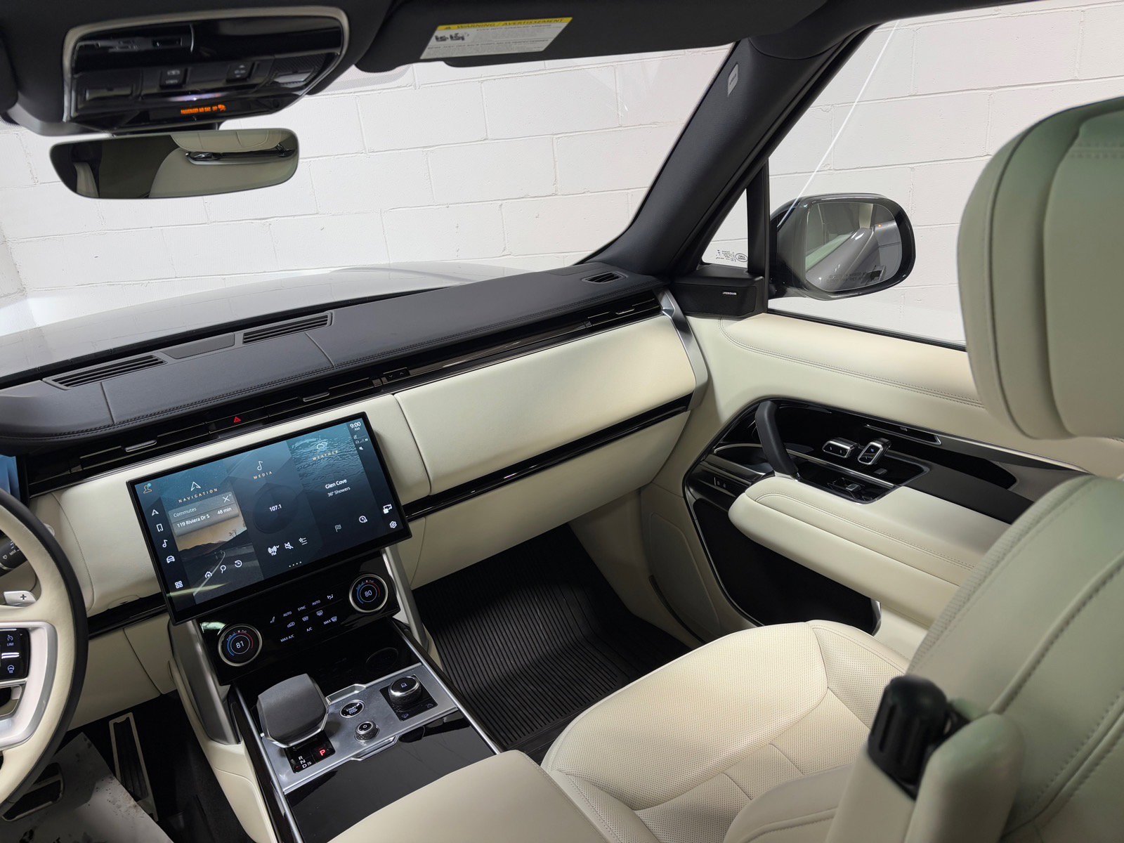 Used 2023 Land Rover Range Rover SE image 37