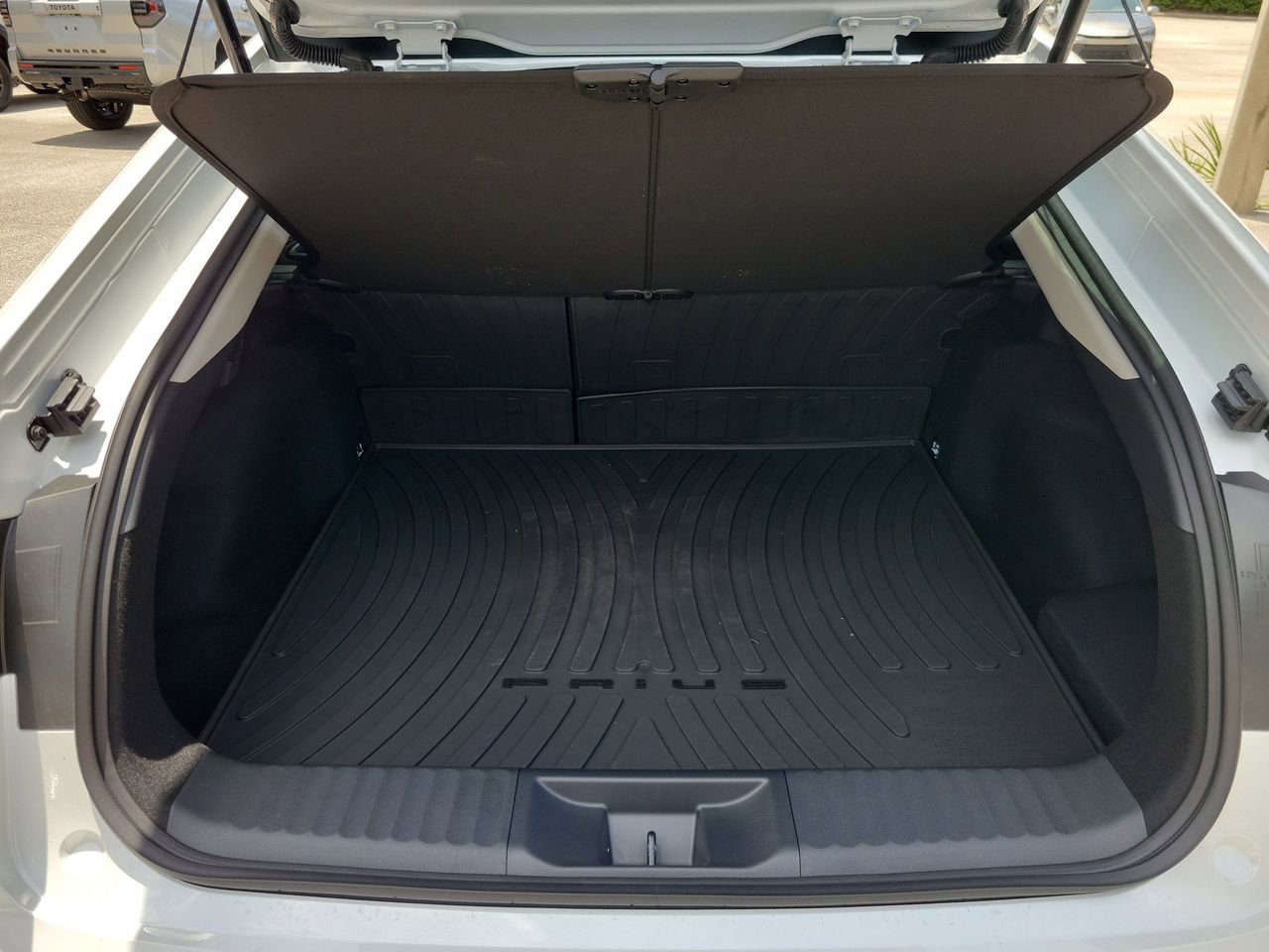 New 2026 Toyota Prius Plug-In Hybrid FWD image 8