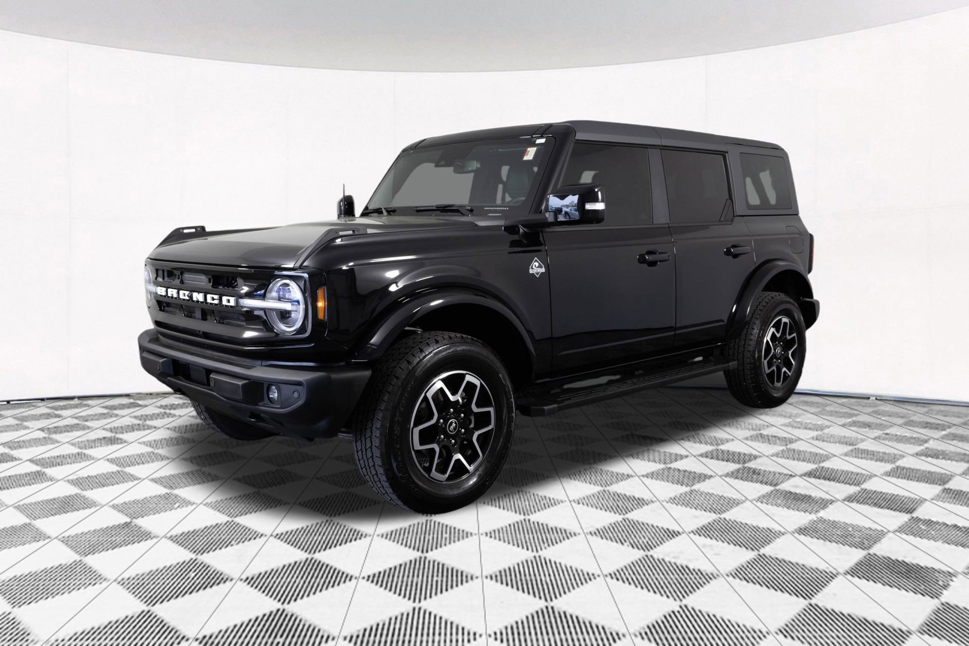 Used 2024 Ford Bronco Outer Banks AWD/4WD image 11