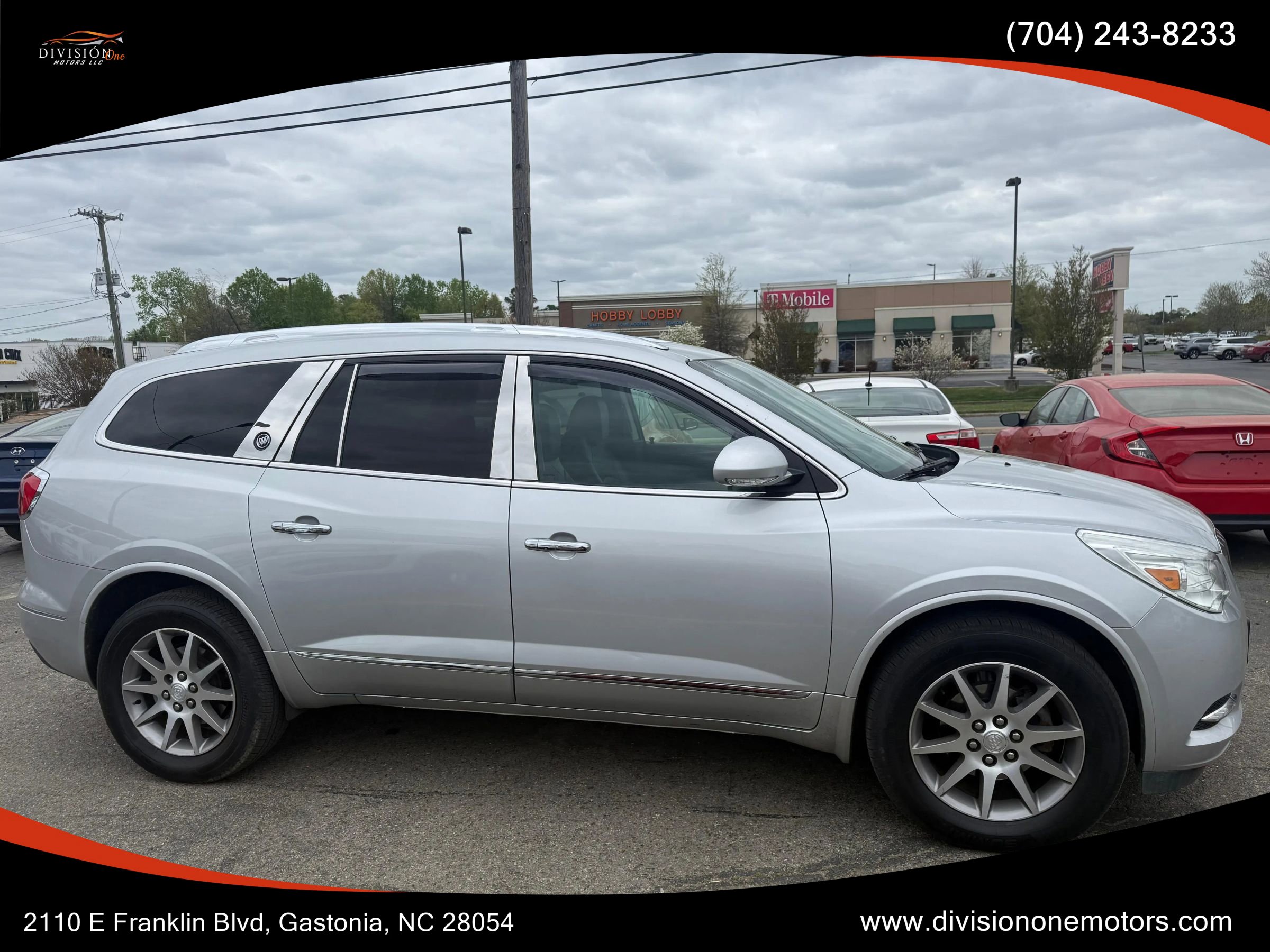 Used 2017 Buick Enclave Leather image 9