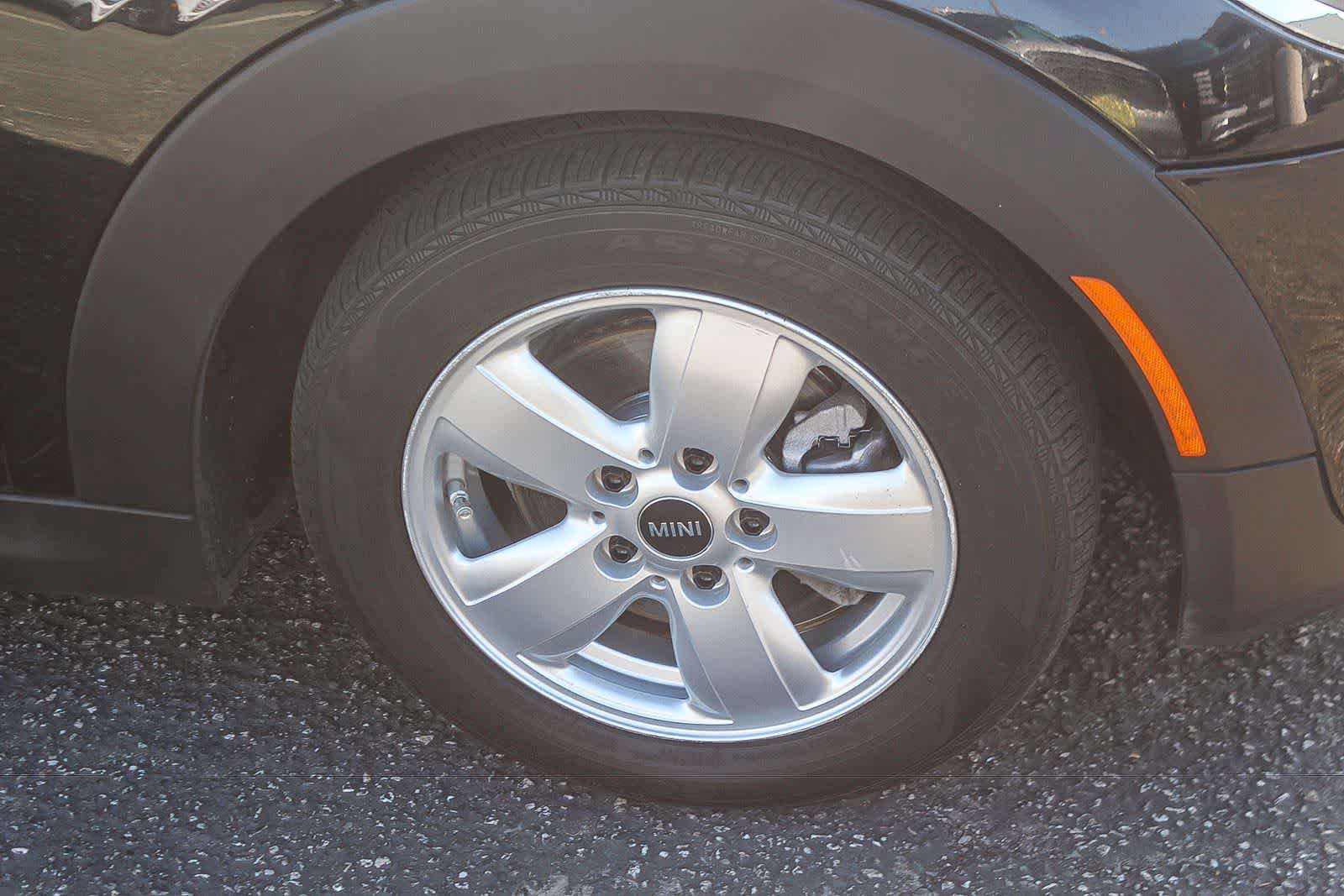 Used 2019 MINI Cooper 2-Door Hardtop w/ Signature Upholstery Package FWD image 12