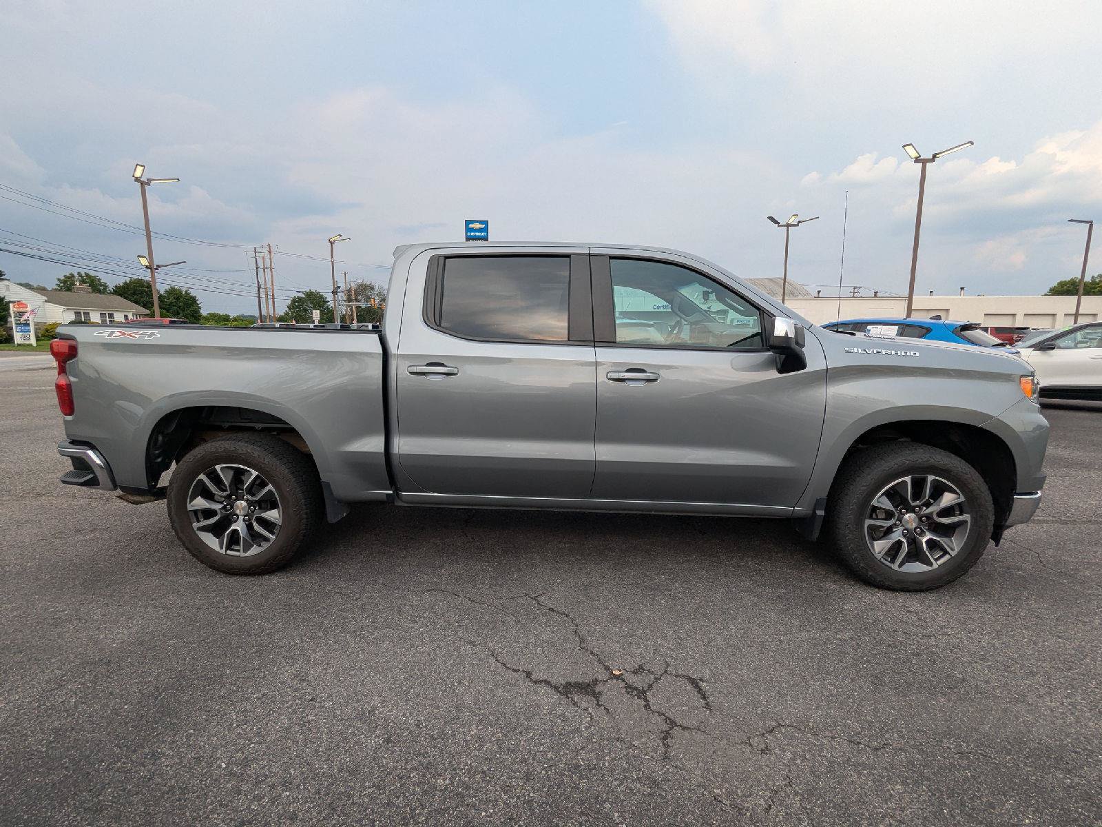 Used 2024 Chevrolet Silverado 1500 LT AWD/4WD image 8