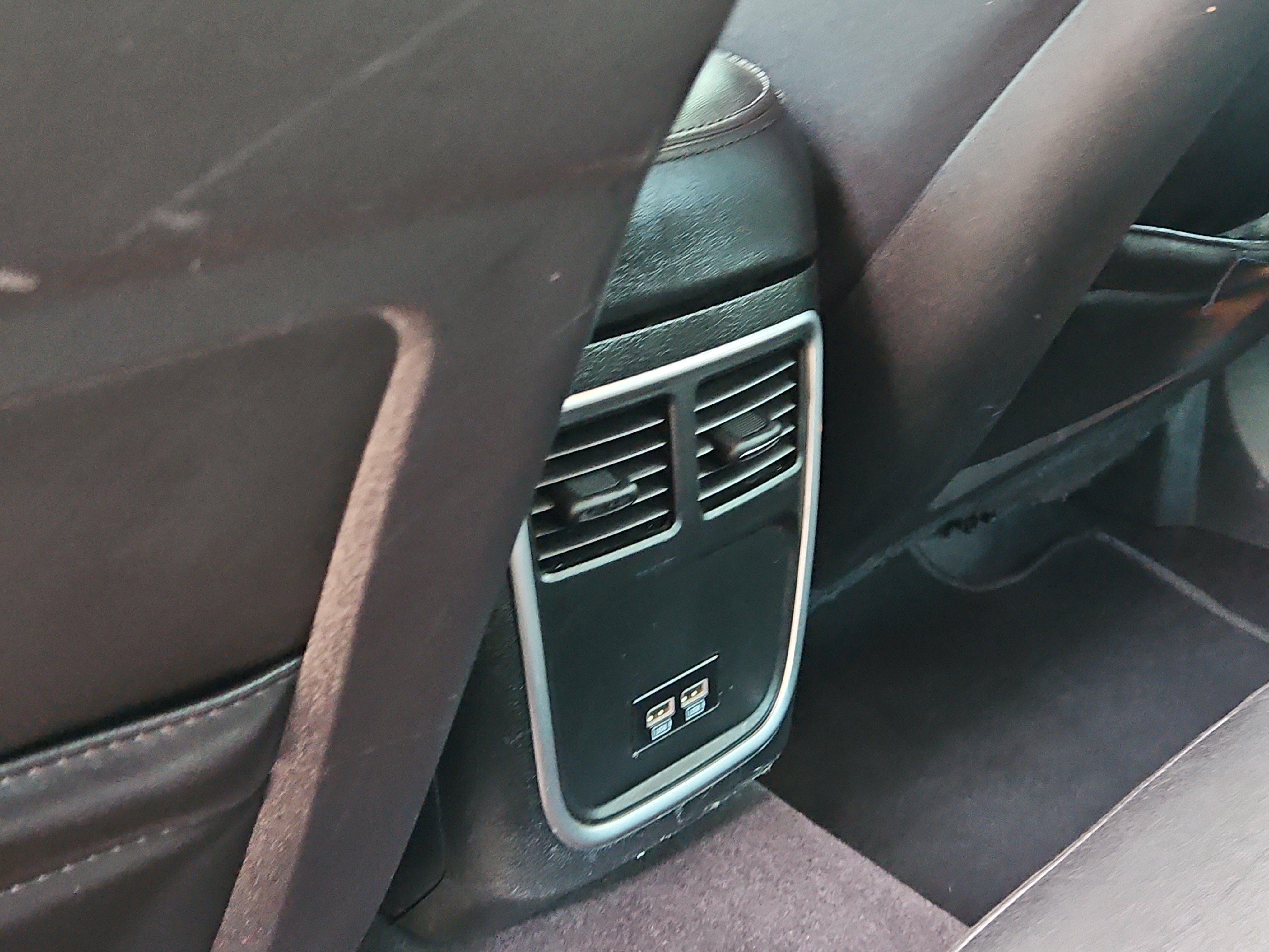 Used 2019 Chrysler 300 Touring w/ Sport Appearance Package AWD/4WD image 12
