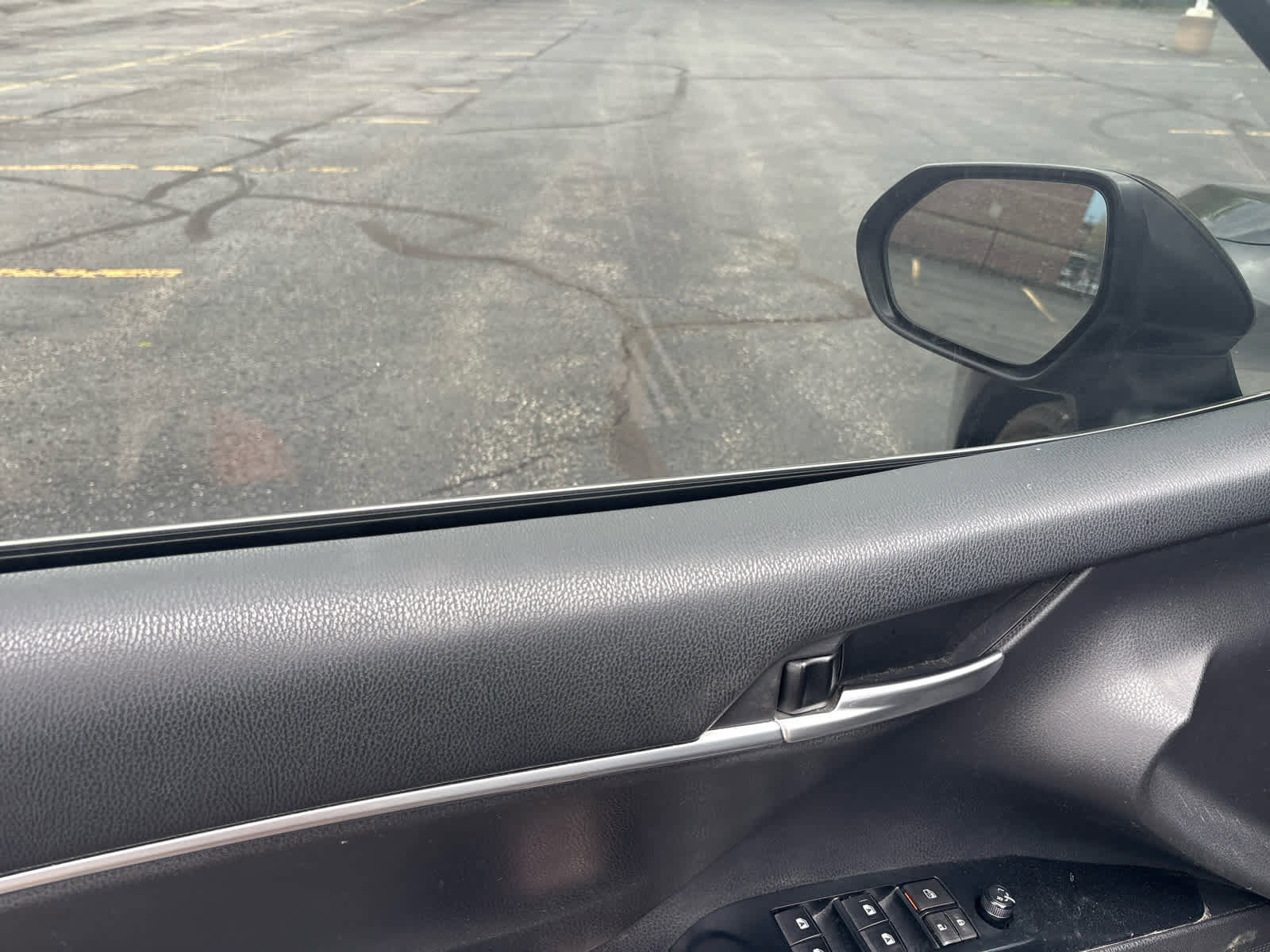 Used 2019 Toyota Camry LE w/ Convenience Package image 16