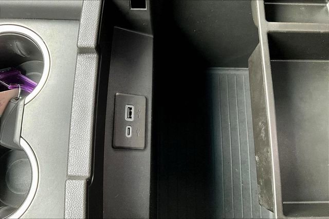 Used 2022 Chevrolet Suburban RST w/ Luxury Package image 16