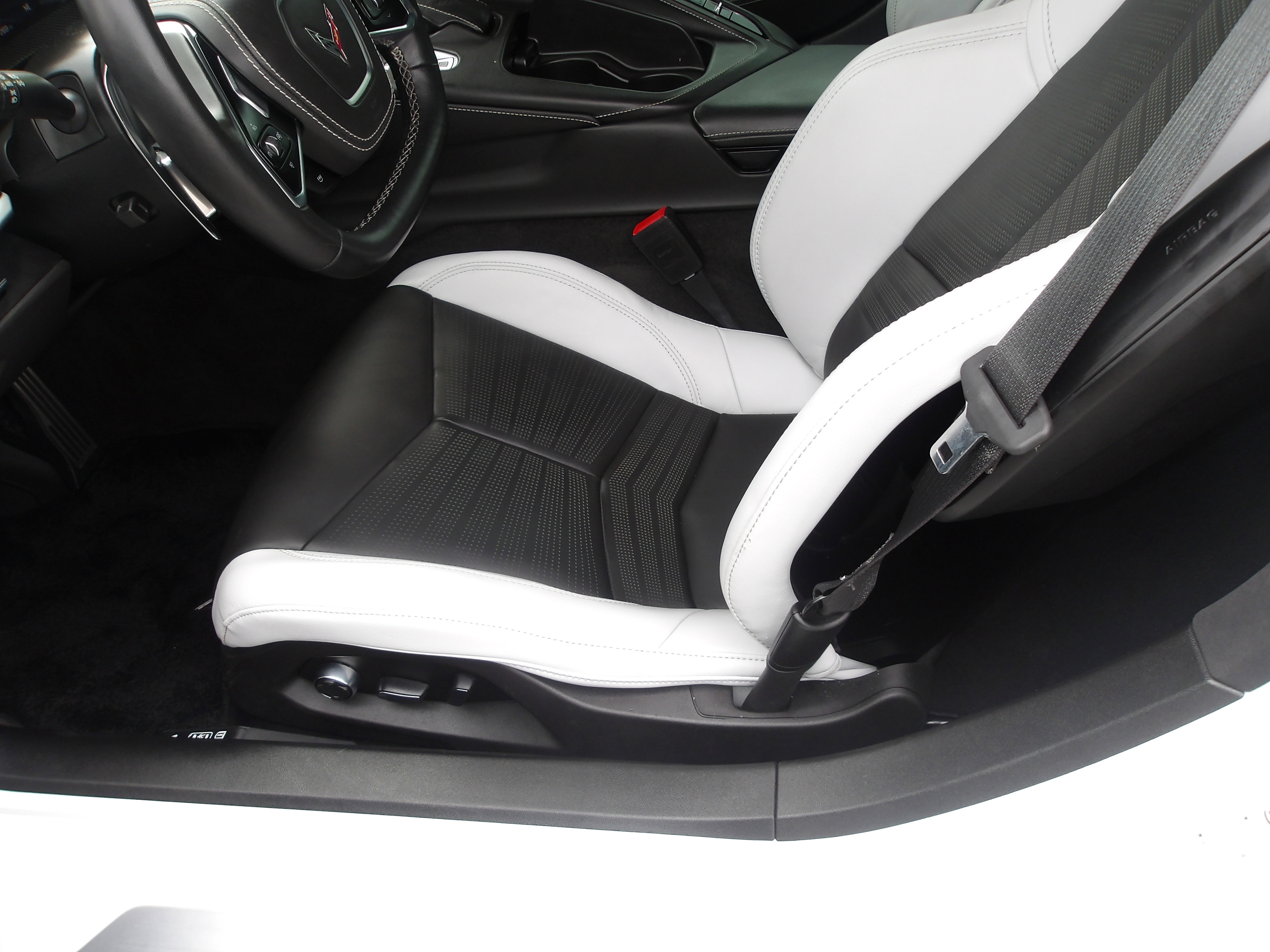 Certified 2022 Chevrolet Corvette Stingray Premium Cpe w/ Z51 Performance Package image 11