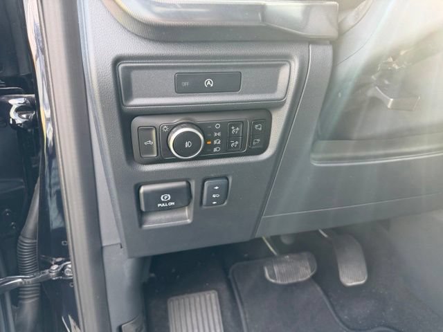 Used 2025 Ford F150 Lariat AWD/4WD image 16