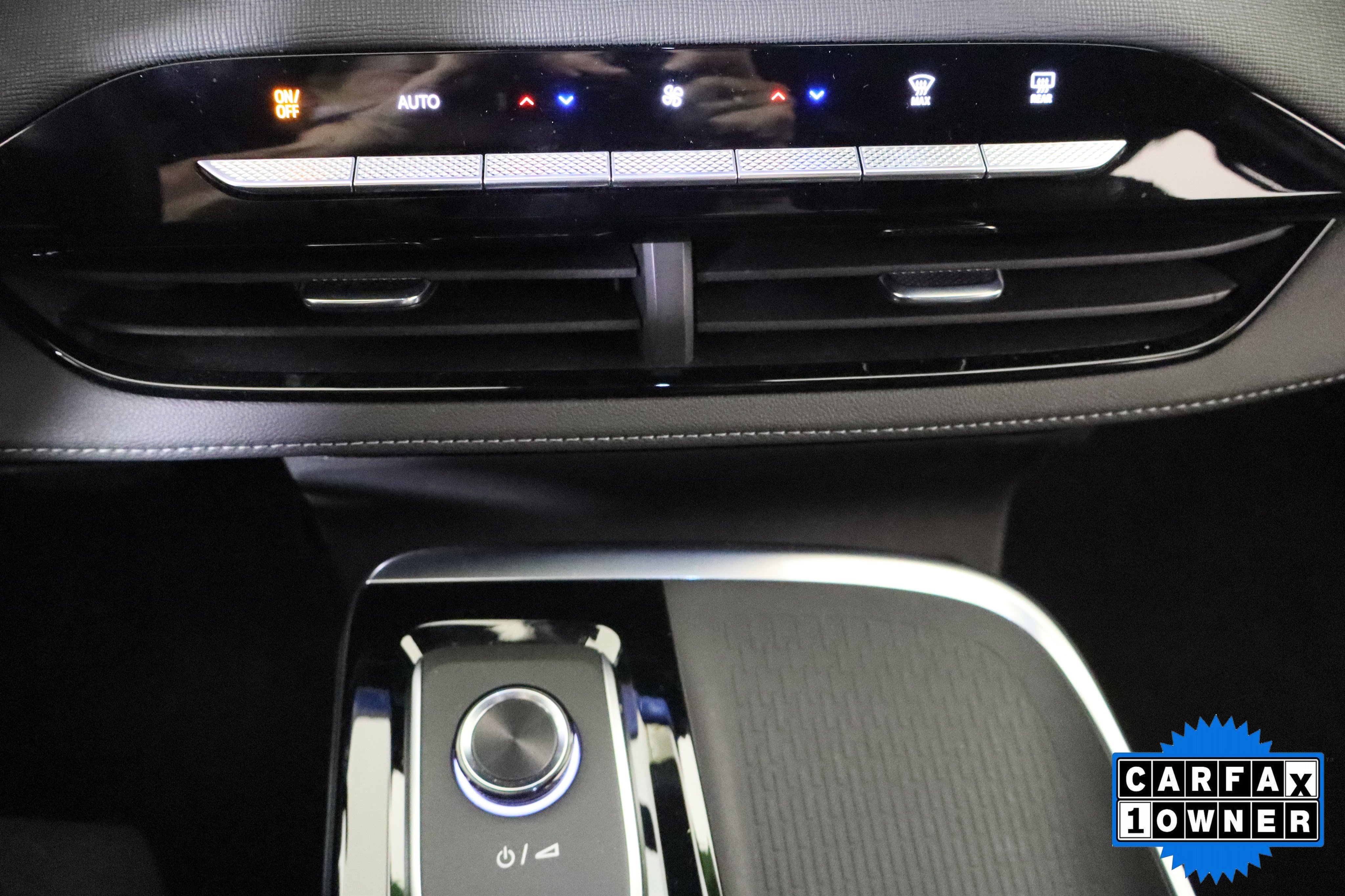 Used 2025 Buick Enclave Preferred FWD image 24