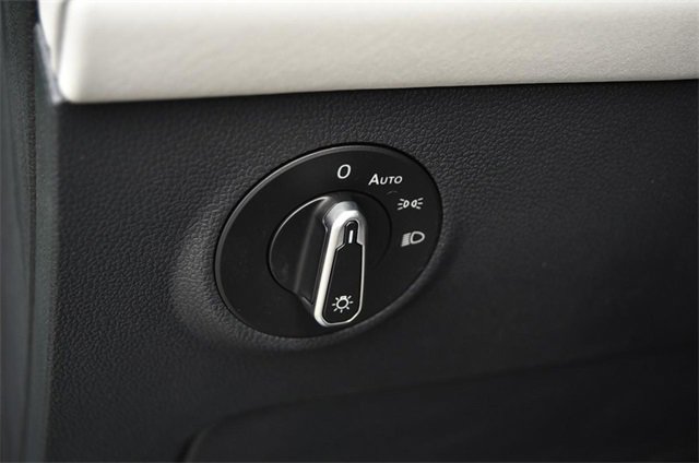 New 2025 Volkswagen Taos SE image 10