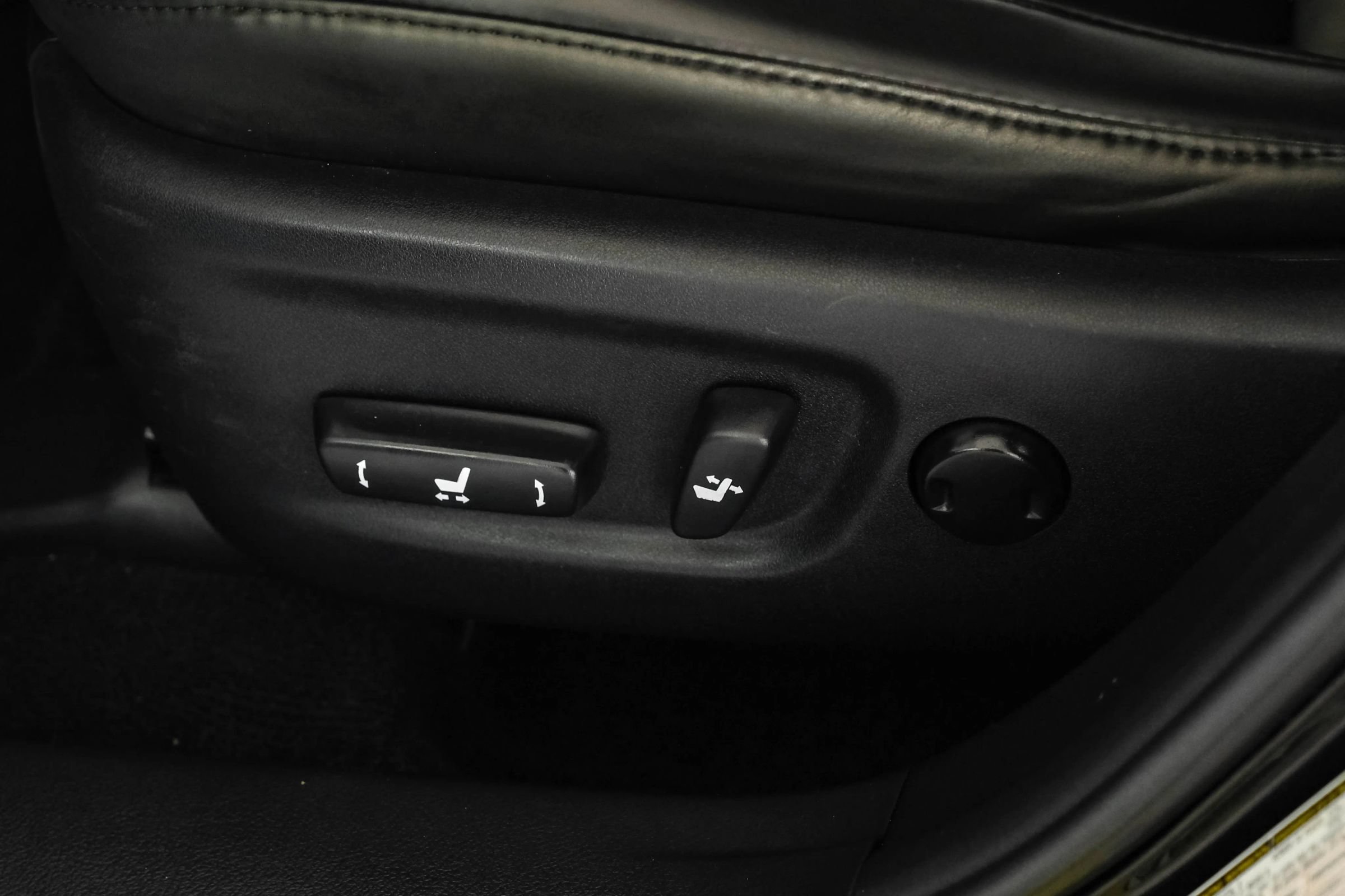 Used 2013 Lexus CT 200h w/ F Sport Pkg w/Nuluxe Trim FWD image 25