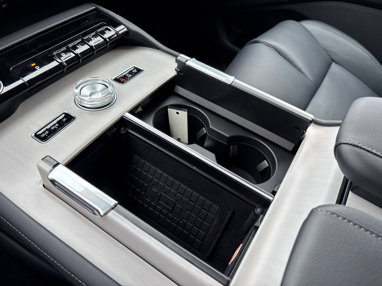 New 2026 Lincoln Navigator Premiere AWD/4WD image 23