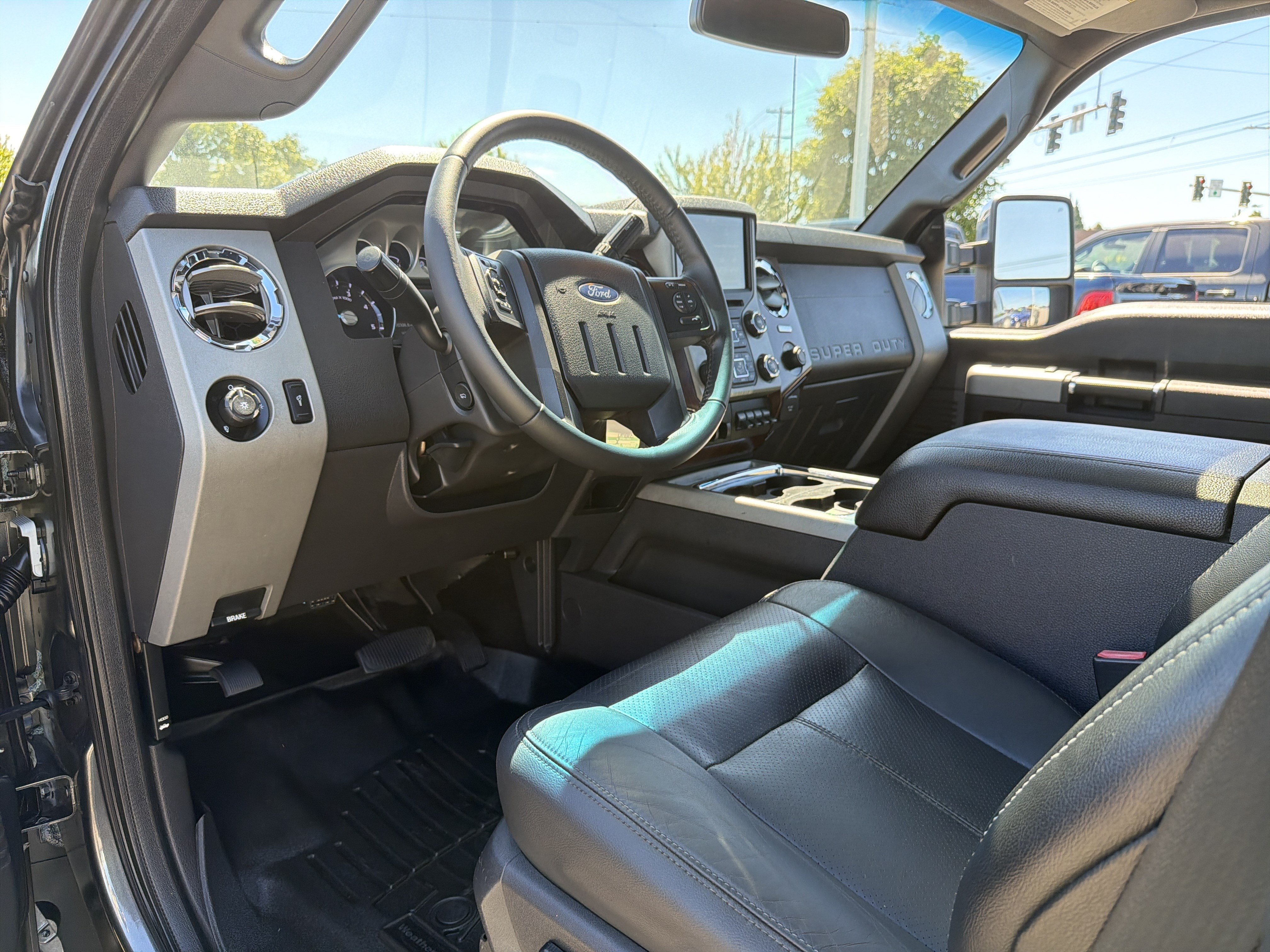 Used 2016 Ford F350 Lariat w/ Lariat Ultimate Package AWD/4WD image 9