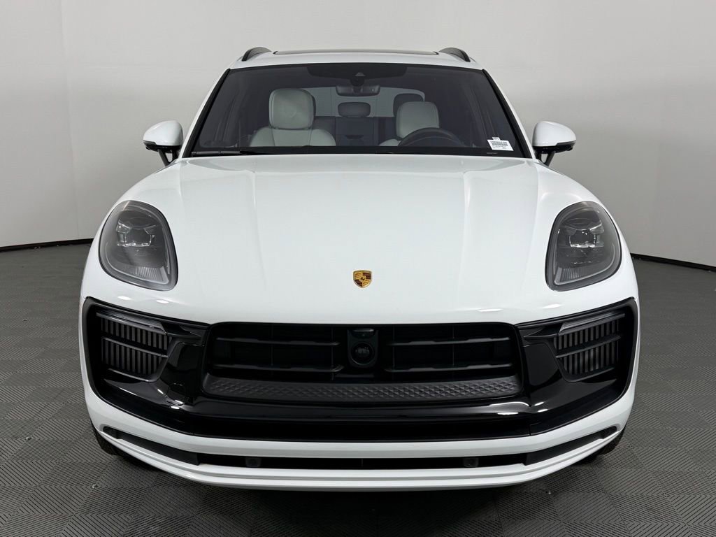 New 2026 Porsche Macan GTS AWD/4WD image 9