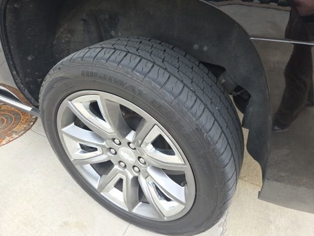 Used 2015 Chevrolet Tahoe LTZ image 24