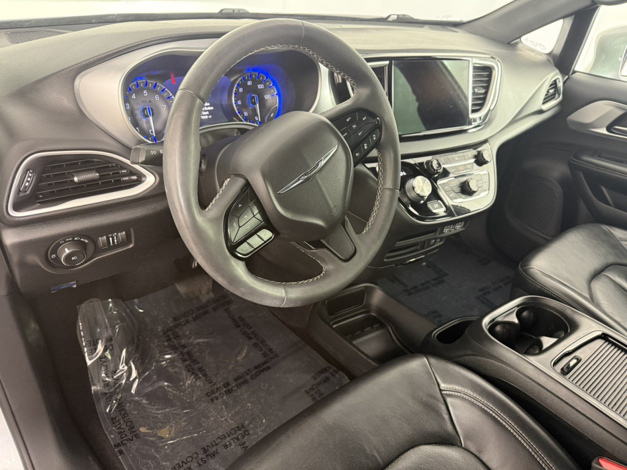 Used 2022 Chrysler Pacifica Touring-L w/ S Appearance Package FWD image 17