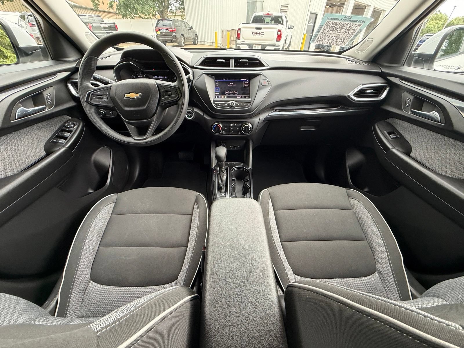 Used 2023 Chevrolet TrailBlazer LT FWD image 26