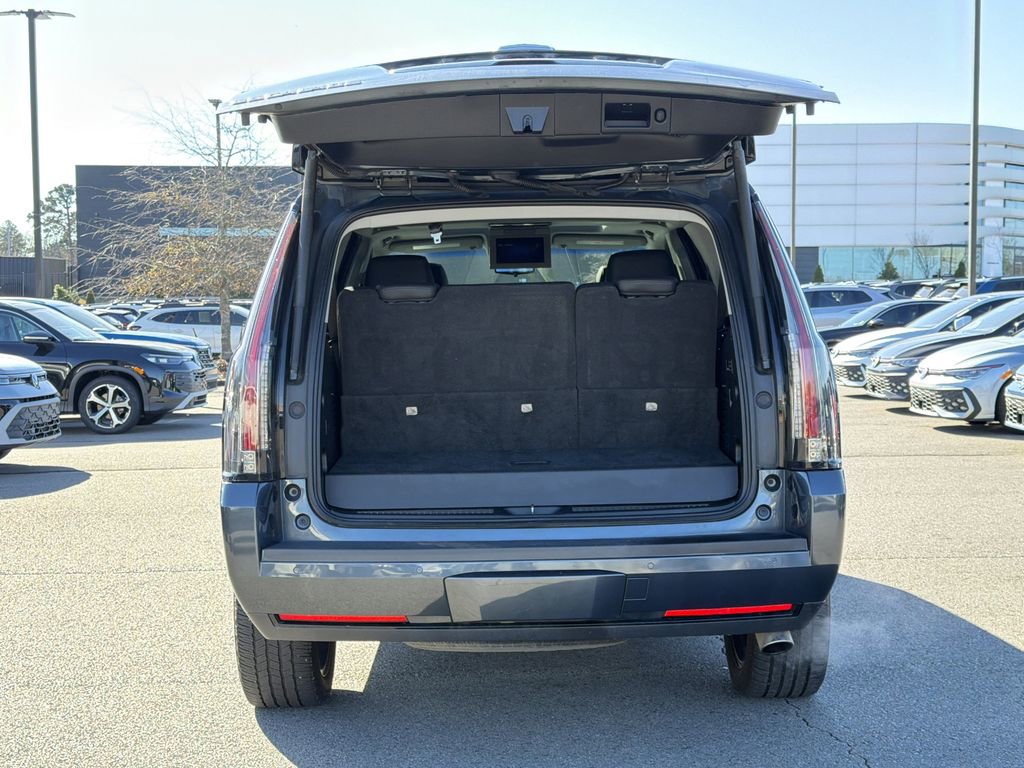 Used 2020 Cadillac Escalade Premium Luxury image 16