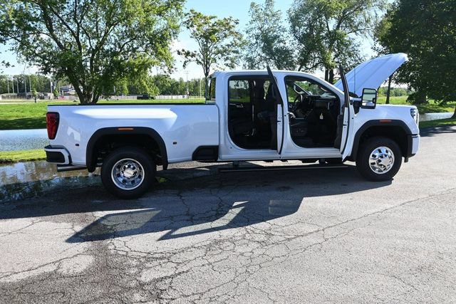 New 2026 GMC Sierra 3500 Denali w/ Denali Reserve Package AWD/4WD image 44