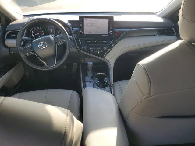 Used 2023 Toyota Camry SE w/ Cold Weather Package image 13