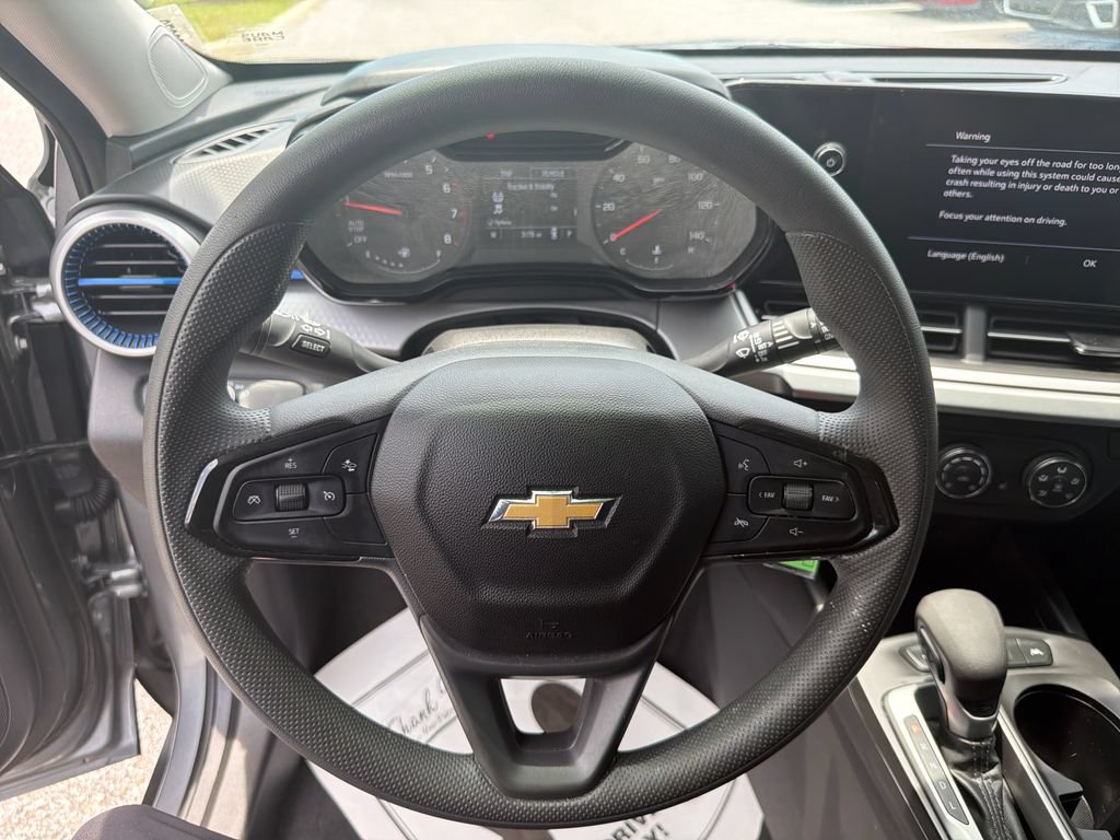 Used 2026 Chevrolet Trax LS w/ LS Convenience Package FWD image 28