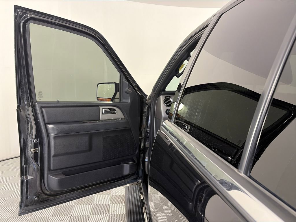 Used 2017 Ford Expedition EL Limited w/ Equipment Group 301A AWD/4WD image 10