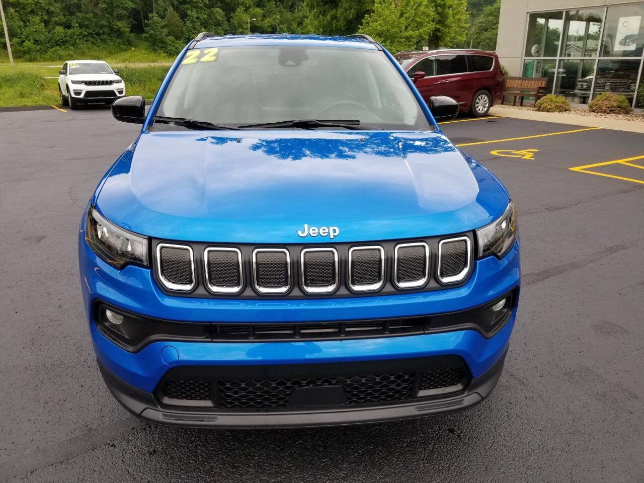 Certified 2022 Jeep Compass Latitude image 2