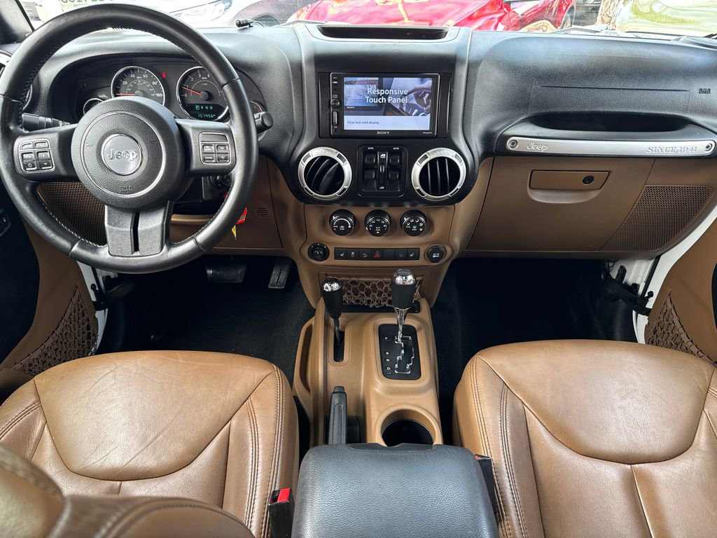 Used 2015 Jeep Wrangler Unlimited Rubicon w/ Dual Top Group AWD/4WD image 21