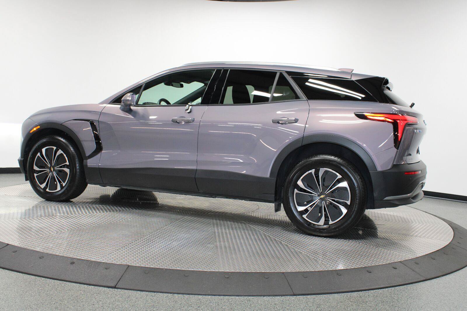 Certified 2024 Chevrolet Blazer EV LT AWD/4WD image 6