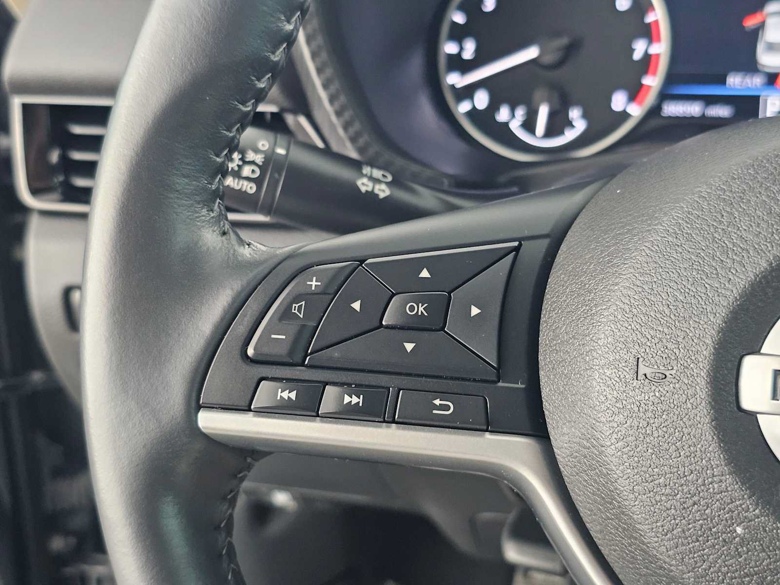 Used 2022 Nissan Sentra SV w/ Trunk Package FWD image 28